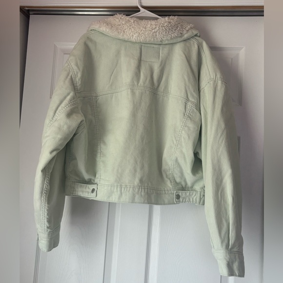 NWT Levi’s Ex-Boyfriend Corduroy Sherpa Trucker Jacket - Picture 3 of 8